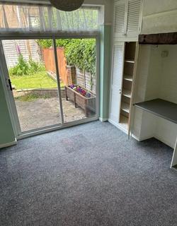 4 bedroom semi-detached house to rent, Micklefield Road, High Wycombe HP13