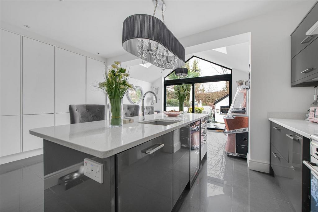 34 70141.jpg