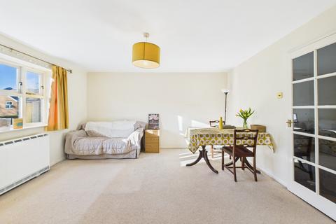 2 bedroom flat for sale, Massingberd Way, Tooting Bec