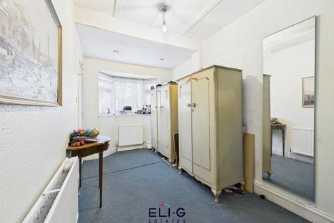 4 bedroom semi-detached house for sale, Princes Park Avenue, NW11