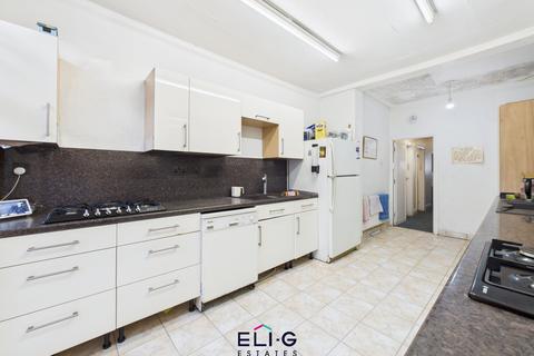 4 bedroom semi-detached house for sale, Princes Park Avenue, NW11