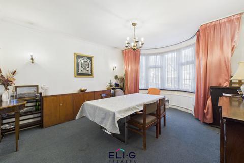 4 bedroom semi-detached house for sale, Princes Park Avenue, NW11