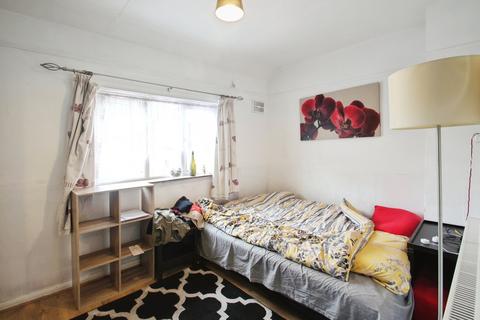 undefined, Almond Avenue, West Drayton UB7