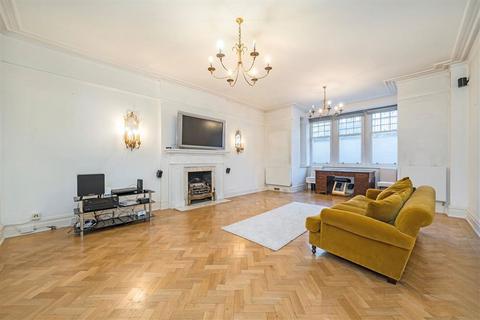 2 bedroom flat to rent, Queen's Gate, London SW7
