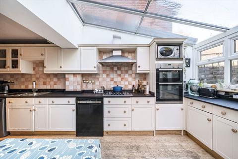 undefined, Oliver Close, London W4