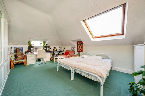3 bedroom flat to rent, Mowbray Road, London NW6