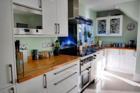 3 bedroom semi-detached house for sale, Penn Hill Road, Calne