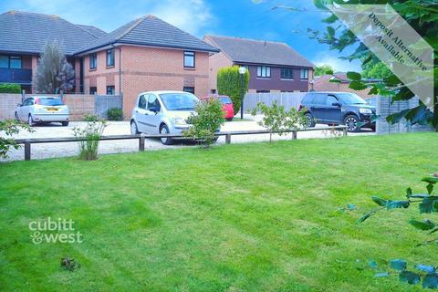 2 bedroom flat to rent, Salthill Road Chichester PO19