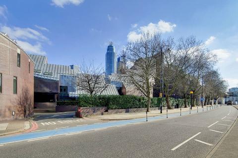 Grosvenor Road, Pimlico, London, SW1V