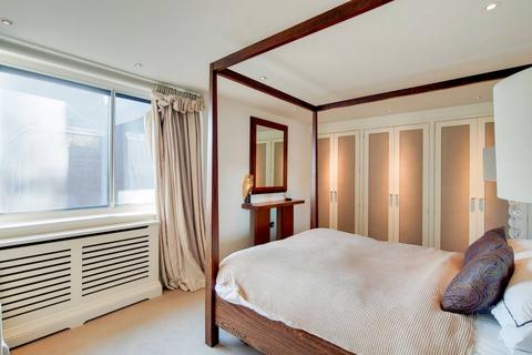 2 bedroom flat to rent, Grosvenor Road, Pimlico, London, SW1V