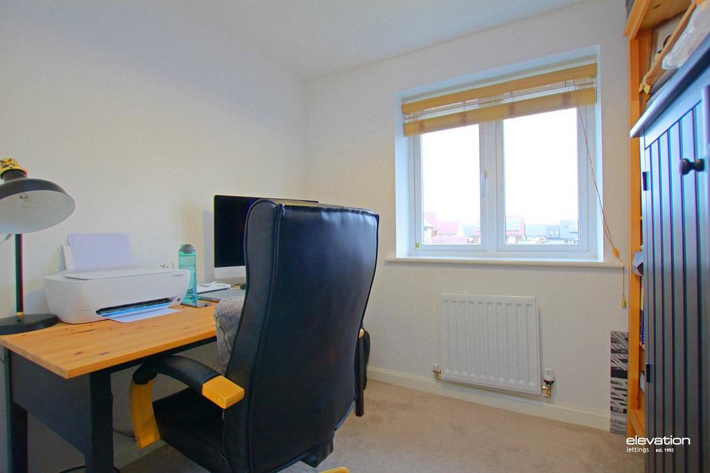 Fifth bedroom