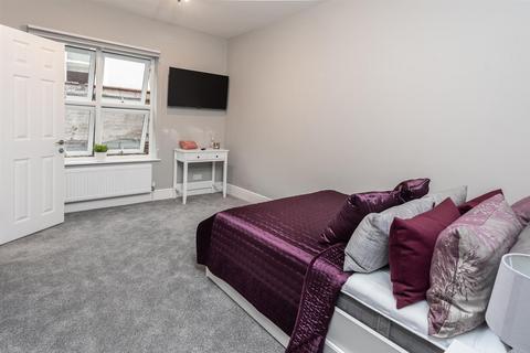 undefined, St Michaels Road, Aldershot GU12