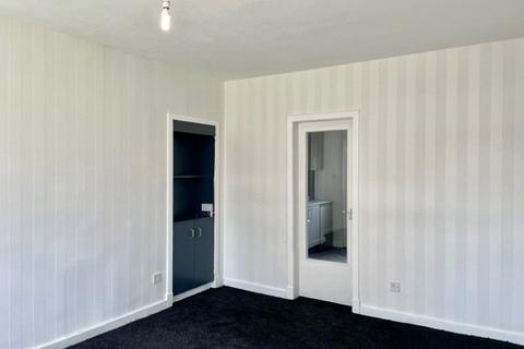 3 bedroom flat to rent, Paterson Park KY6