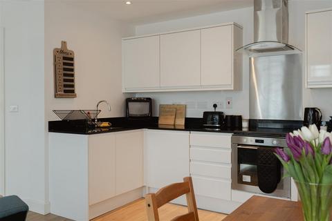 1 bedroom apartment for sale, High Street, Redhill
