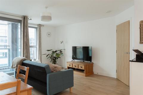 1 bedroom apartment for sale, High Street, Redhill