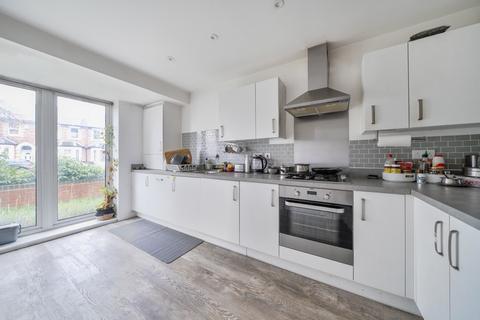 3 bedroom terraced house for sale, Addison Road, Reading, Berkshire