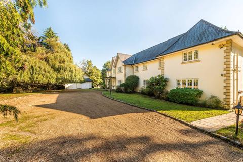 5 bedroom detached house to rent, Wentworth Drive, Virginia Water, GU25