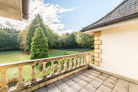 5 bedroom detached house to rent, Wentworth Drive, Virginia Water, GU25