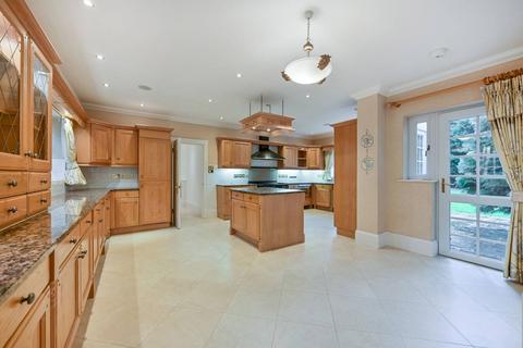 5 bedroom detached house to rent, Wentworth Drive, Virginia Water, GU25