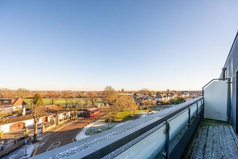 2 bedroom flat for sale, Ewell Road, Tolworth, Surbiton, KT6