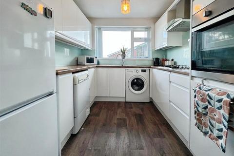 undefined, Oakdale Drive, Bradford BD10