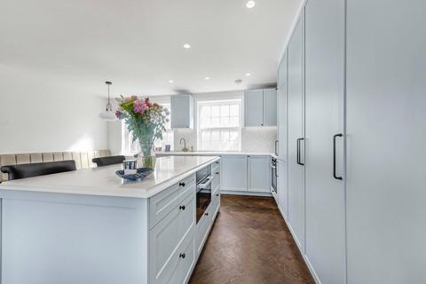 2 bedroom flat for sale, Baker Street, London, NW1