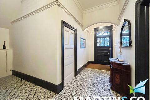 2 bedroom apartment for sale, Kensington Court, Wakefield WF1