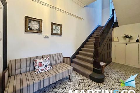 2 bedroom apartment for sale, Kensington Court, Wakefield WF1