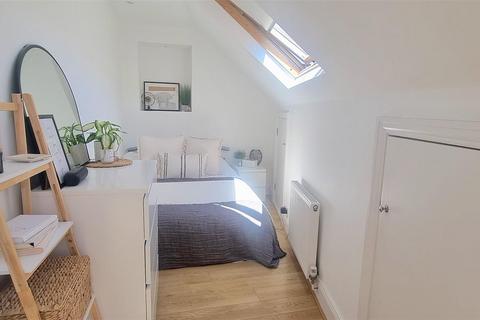 2 bedroom flat to rent, Finchley Road, London NW11