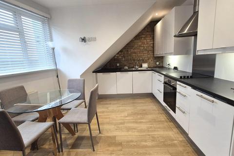 2 bedroom flat to rent, Finchley Road, London NW11