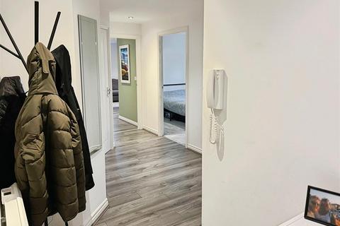 2 bedroom apartment for sale, Whitstable Mews, Leeds LS12