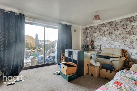 Alex Hughes Close, Snodland