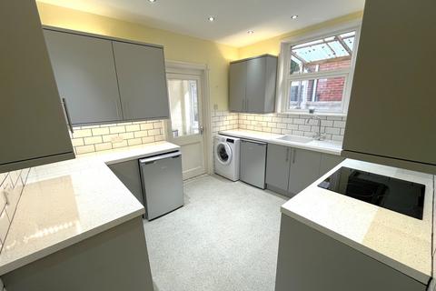 1 bedroom ground floor flat for sale, Sterte Esplanade, Poole