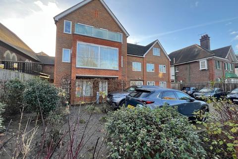 2 bedroom apartment to rent, Croham Road , South Croydon