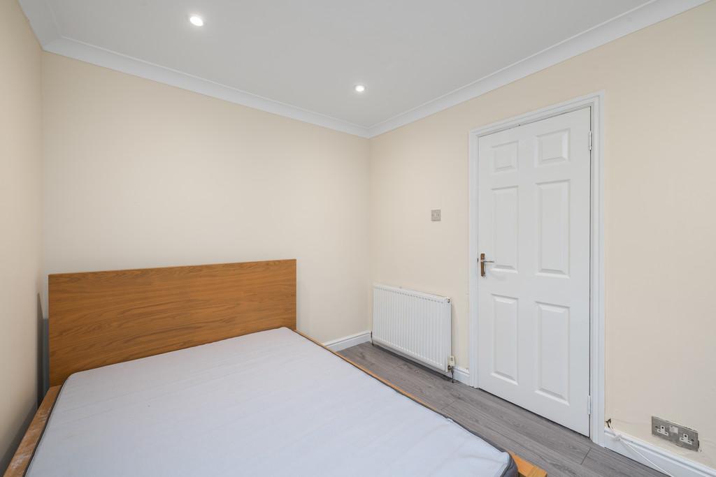157 Riddochhill Road 24