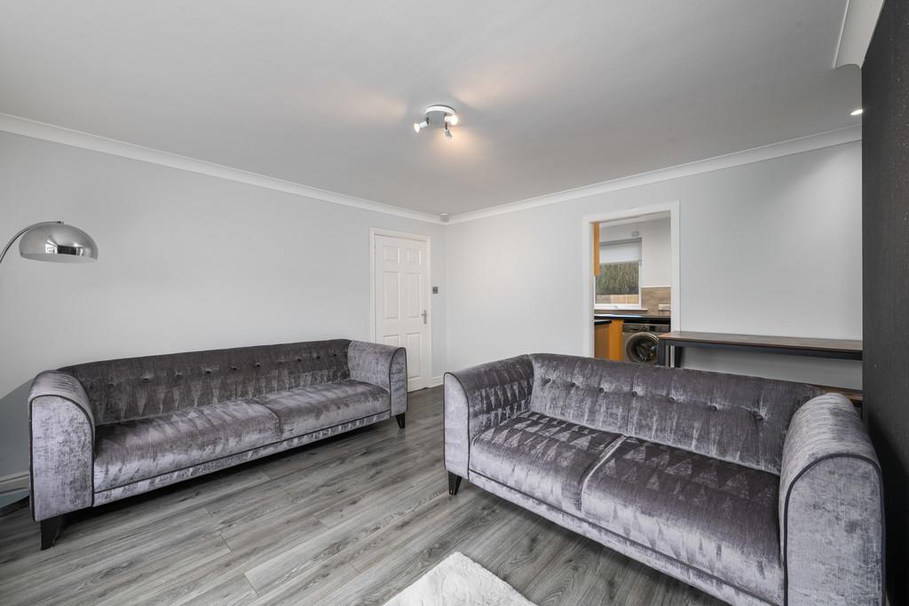 157 Riddochhill Road 07