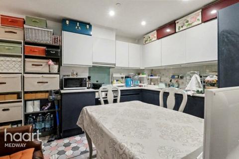 undefined, Whiffens Avenue, Chatham