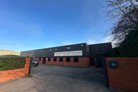 Industrial unit to rent - Upper Crossgate Road, Park Farm Industrial Estate, Redditch, Worcestershire, B98
