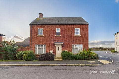 4 bedroom detached house for sale, Maple Drive, Burton-on-Trent
