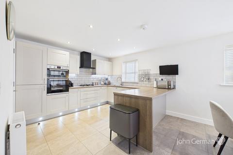 4 bedroom detached house for sale, Maple Drive, Burton-on-Trent