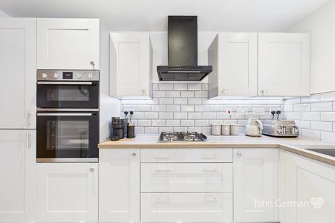 4 bedroom detached house for sale, Maple Drive, Burton-on-Trent