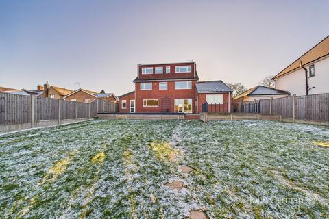 5 bedroom detached house for sale, The Green, Diseworth