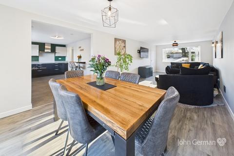 5 bedroom detached house for sale, The Green, Diseworth