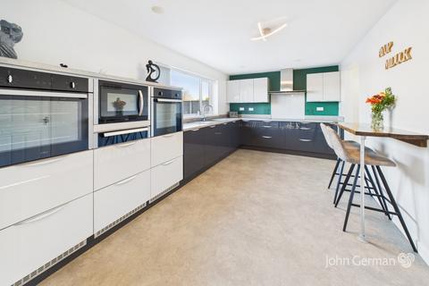 5 bedroom detached house for sale, The Green, Diseworth