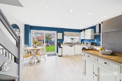 3 bedroom semi-detached house for sale, Fairham Road, Stretton