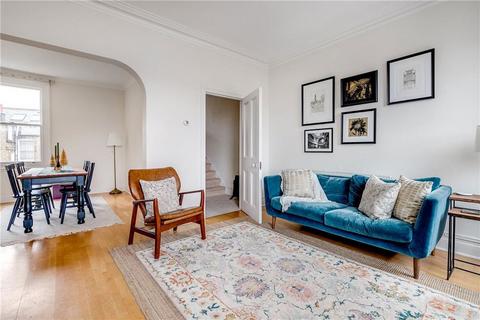 2 bedroom flat to rent, Meteor Street, London SW11