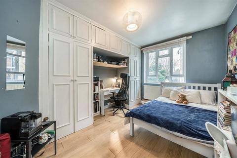 3 bedroom flat to rent, Fulham Palace Road, London SW6
