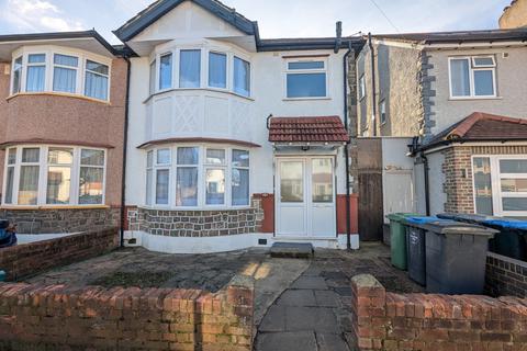 4 bedroom semi-detached house to rent, Ellesmere Road, Dollis Hill, London NW10