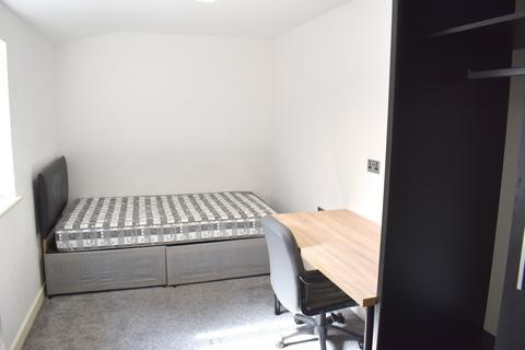 6 bedroom terraced house to rent, Whitby Road, Fallowfield, Manchester