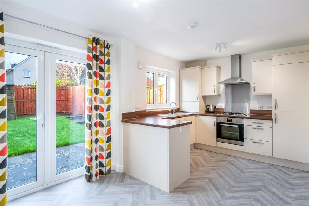 Kitchen/ Dining